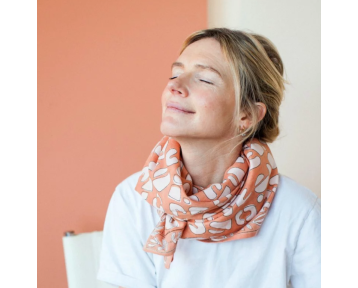 Grand foulard en coton motif Artistic melba – Apaches Collections chez Boêtique