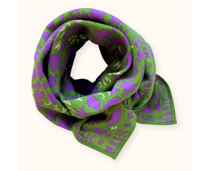 Grand foulard en coton motif Magic nature – Apaches Collections chez Boêtique Grand foulard en coton motif Magic nature – Apaches Collections chez Boêtique