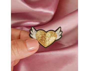 Broche coeur ailes