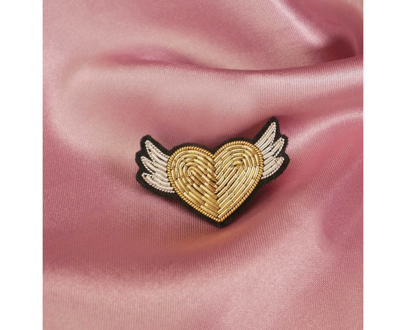 Broche coeur ailes