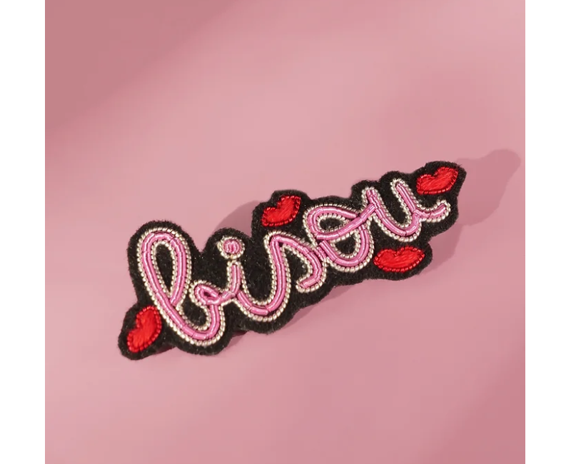 Broche mini coeur emflammé