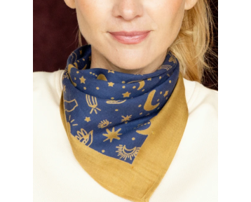 Petit foulard en coton motif Karma éclipse – Apaches Collections chez Boêtique