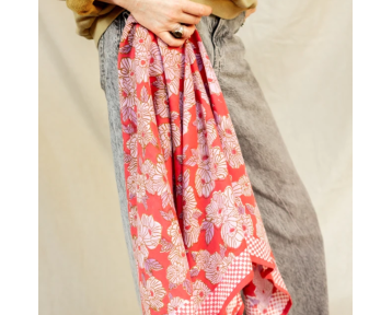 Foulard en coton magenta à motifs floraux Latika Bloom – Apaches Collections