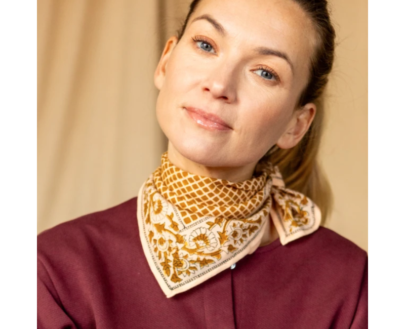 Foulard en coton imprimé mosaïque coloris Tobacco Small Manika – Apaches Collections Foulard en coton imprimé mosaïque coloris Tobacco Small Manika – Apaches Collections