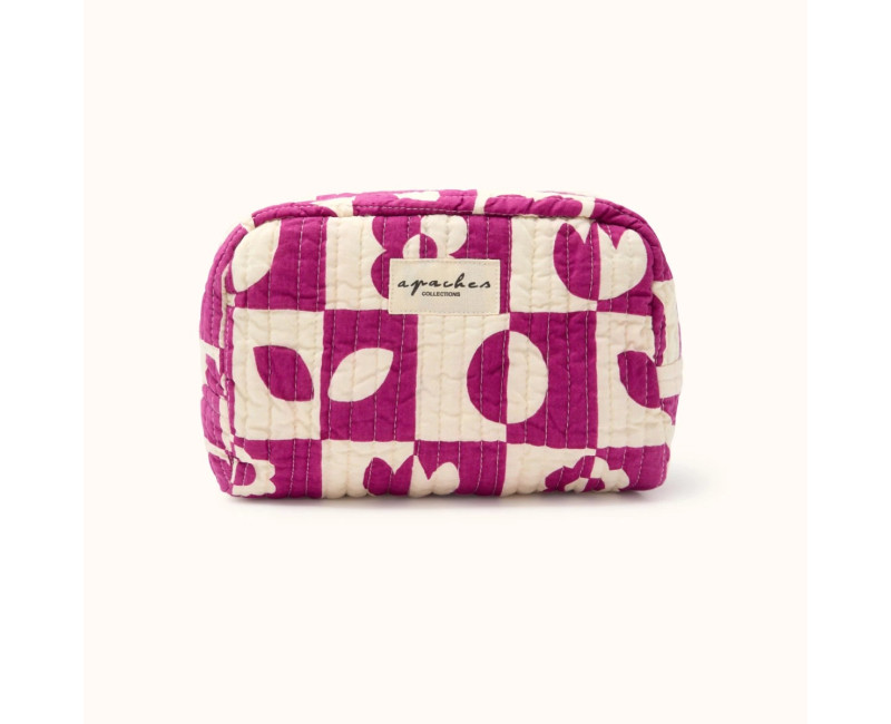 Trousse de toilette en coton matelassé fuchsia à motifs damier Gaya – Apaches Collections Trousse de toilette en coton matelassé fuchsia à motifs damier Gaya – Apaches Collections
