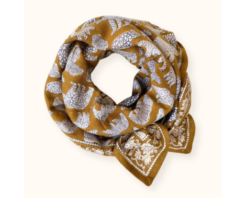 foulard moutarde avec motifs ours bleus