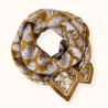 foulard moutarde avec motifs ours bleus