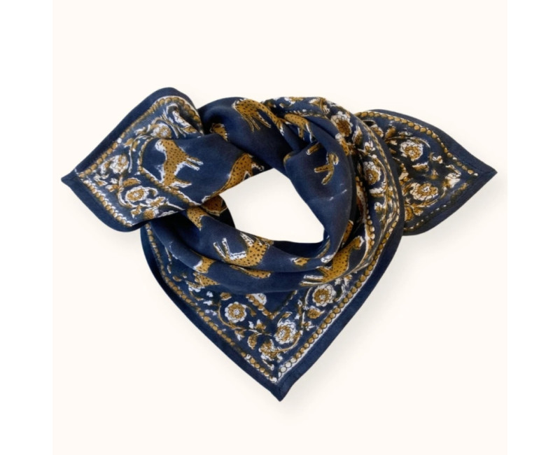 Foulard coton bleu marine motifs léopard moutarde Foulard coton bleu marine motifs léopard moutarde