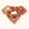 Foulard coton fond beige avec grosses fleurs oranges