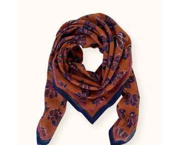 Foulard fond rouille imprimés fleurs marine et rose