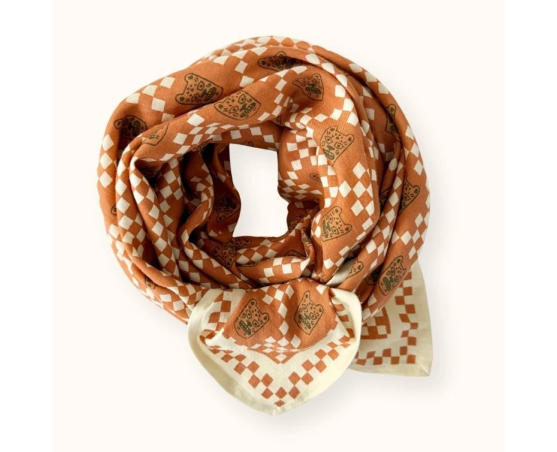 foulard coton rouille damiers blancs imprimé tigre