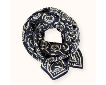 foulard coton marine motifs fleurs blanches