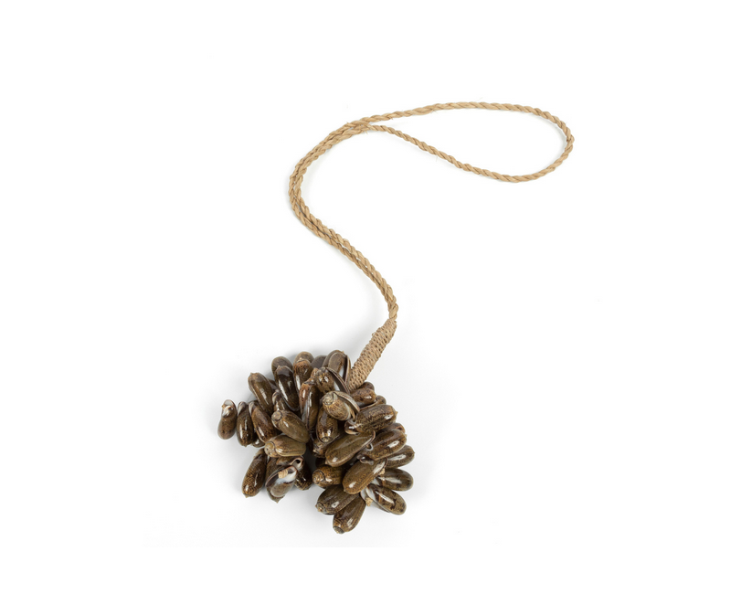 Pampille en coquillages marrons