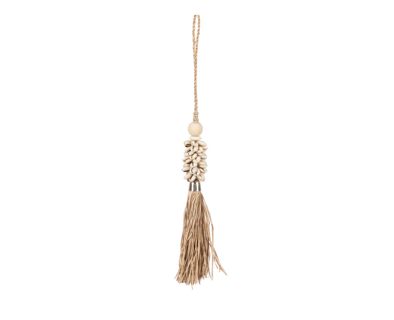 Pampille en coquillage et raphia