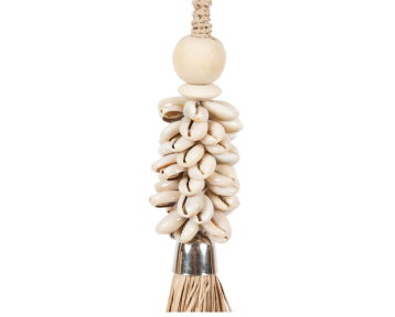 Pampille en coquillage et raphia
