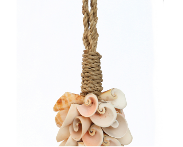 Pampille en coquillages roses et franges coton