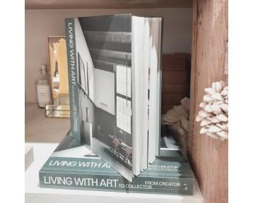 Livre Living with Art