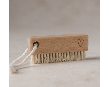 Brosse à ongles coeur avec...