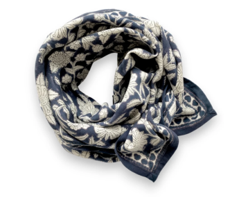 Grand foulard Apaches...